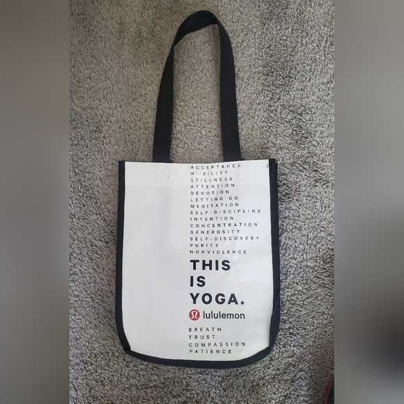 💚5/$25 Lululemon White and Black Reusable Tote Bag - Picture 2 of 4